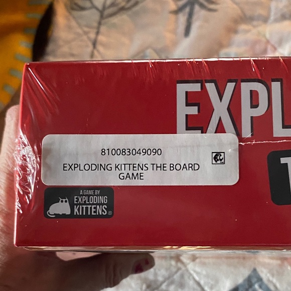 Exploding Kittens Board Game - Red - Picture 8 of 8